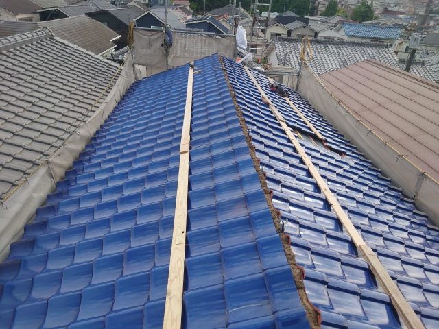 稲美町で葺き替えが進む瓦屋根